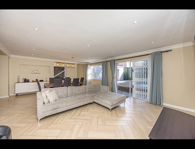3 BEDROOM HOUSE FOR SALE IN AVONDALE